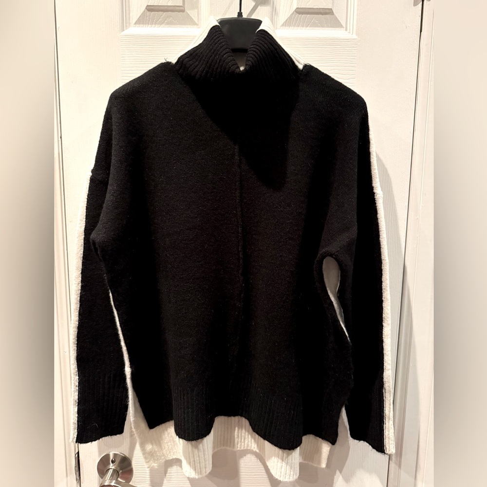 Cozy colour block turtle neck sweater